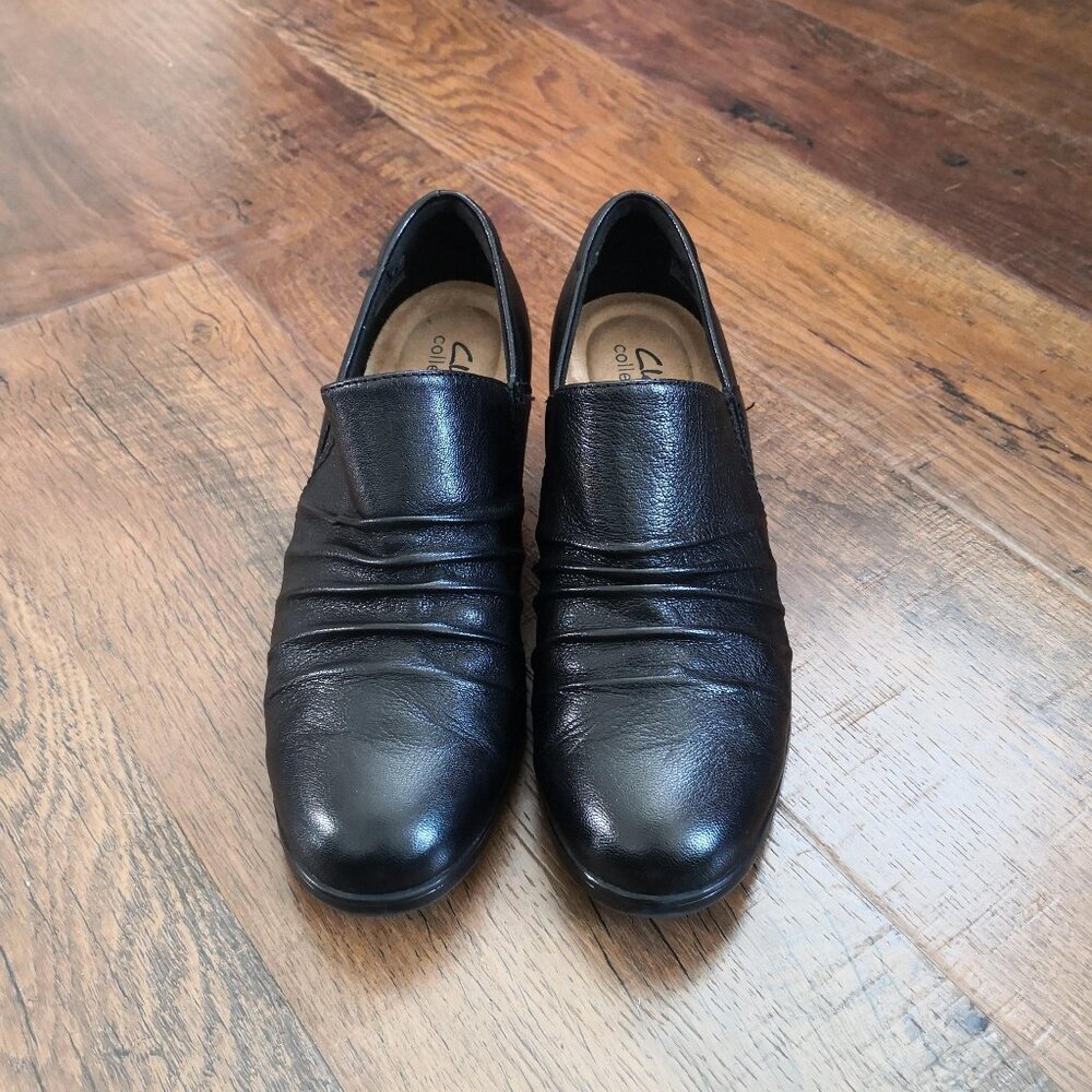 Clarks Ankle Booties Size 8 Black Leather Preppy Ruched Slip On Comfort Shoes